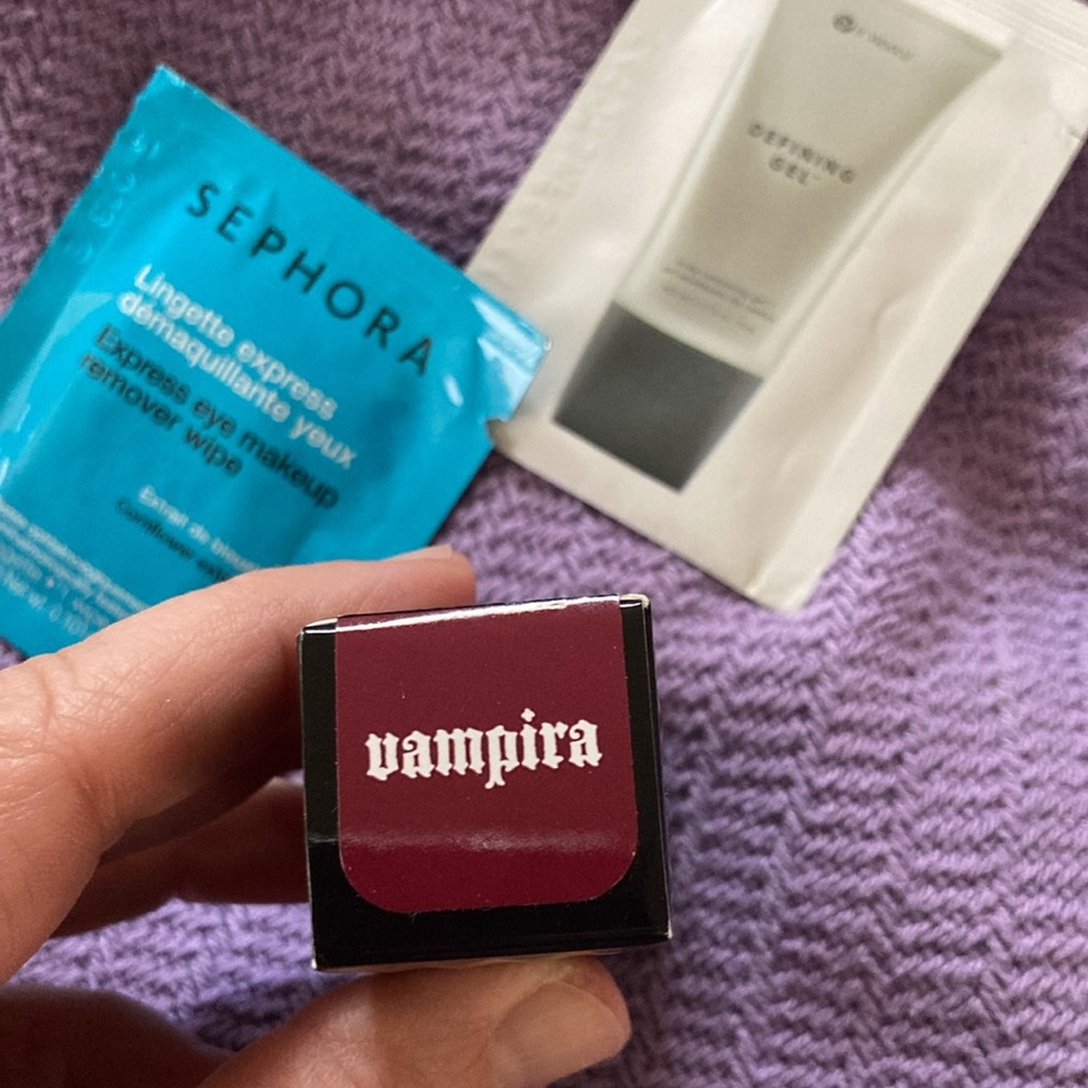 Kat Von D Studded Kiss Creme Lipstick in Vampira +2 samples of It Works,Sephora!